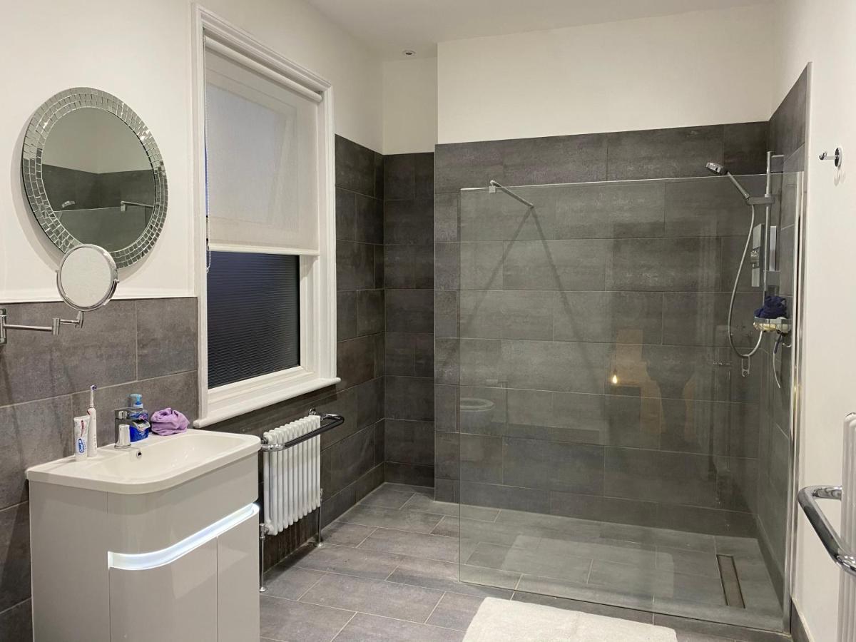Westgate Two-Bedroom Homestay Suite Dış mekan fotoğraf
